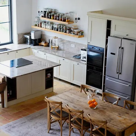 Plates Luxury D'hotes Et Saint-Mezard