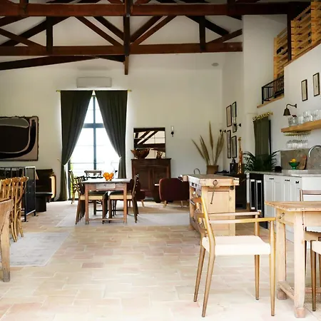 Bed and breakfast Plates Luxury D'hotes Et Saint-Mezard