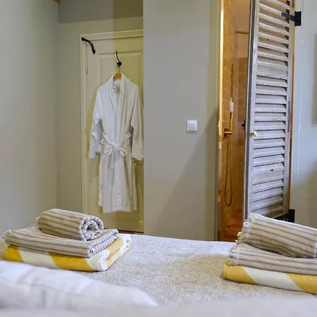 Bed and breakfast Plates Luxury D'hotes Et
