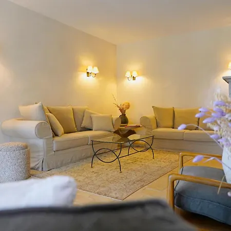 Plates Luxury D'hotes Et Bed and breakfast