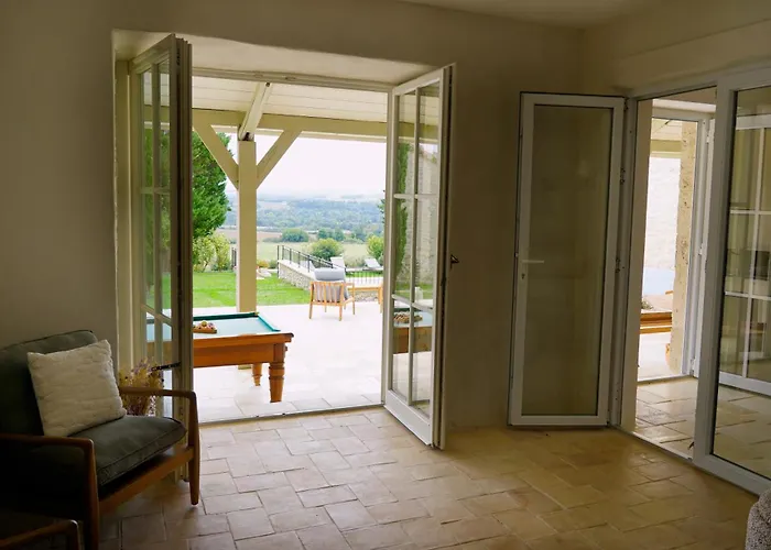 Plates Luxury D'hotes Et Saint-Mezard