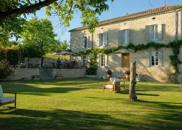 Plates Luxury D'hotes Et Frühstückspension Saint-Mezard