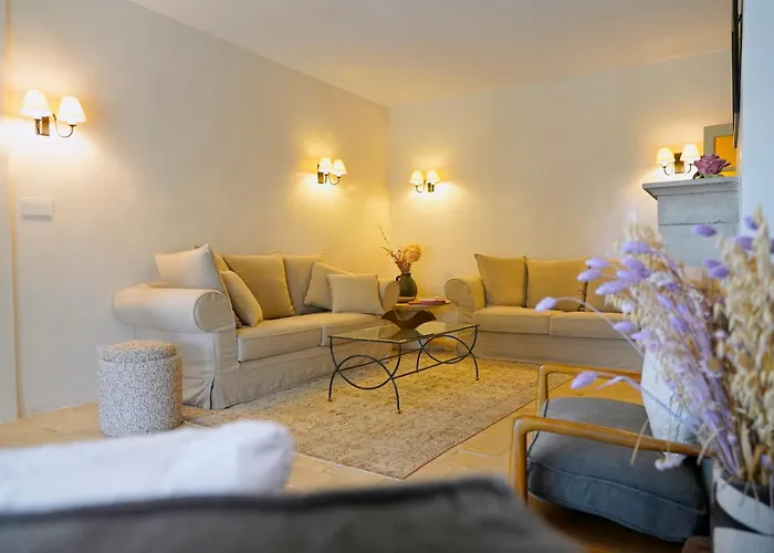 Plates Luxury D'hotes Et Frühstückspension